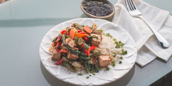 Tofu i prženo povrće